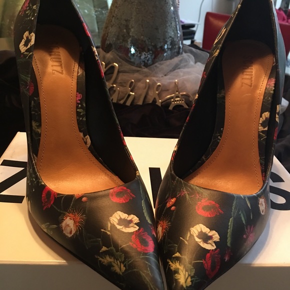 Schutz Flower Printed Leather Heel ( Size 41) - Picture 2 of 5